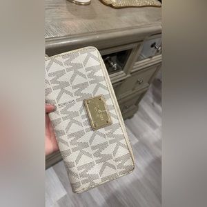 Micheal Kors Wallet